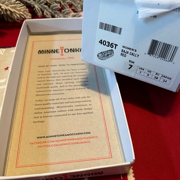 NEW Minnetonka Moccasins - Picture 3 of 3